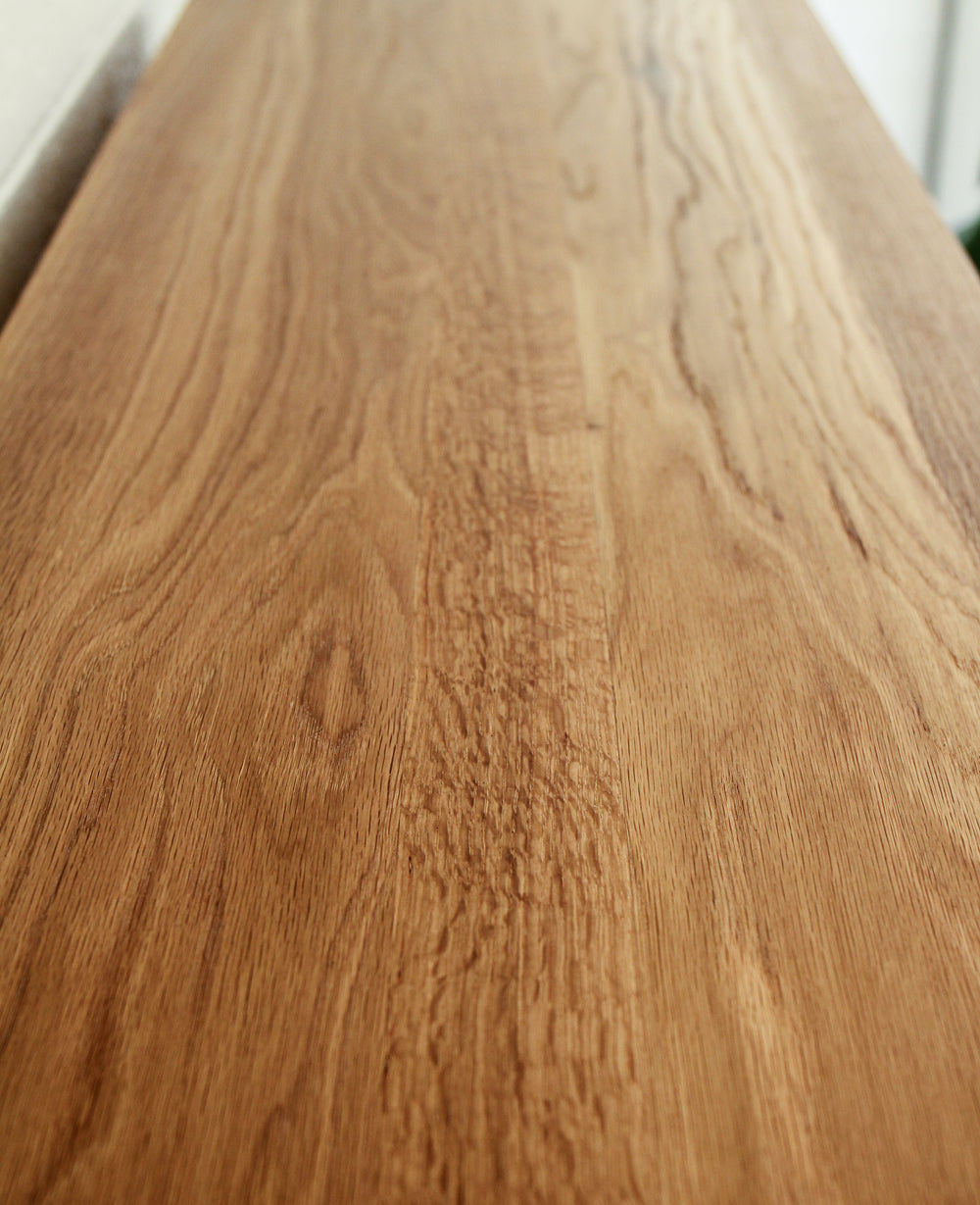 Display cabinet top. 